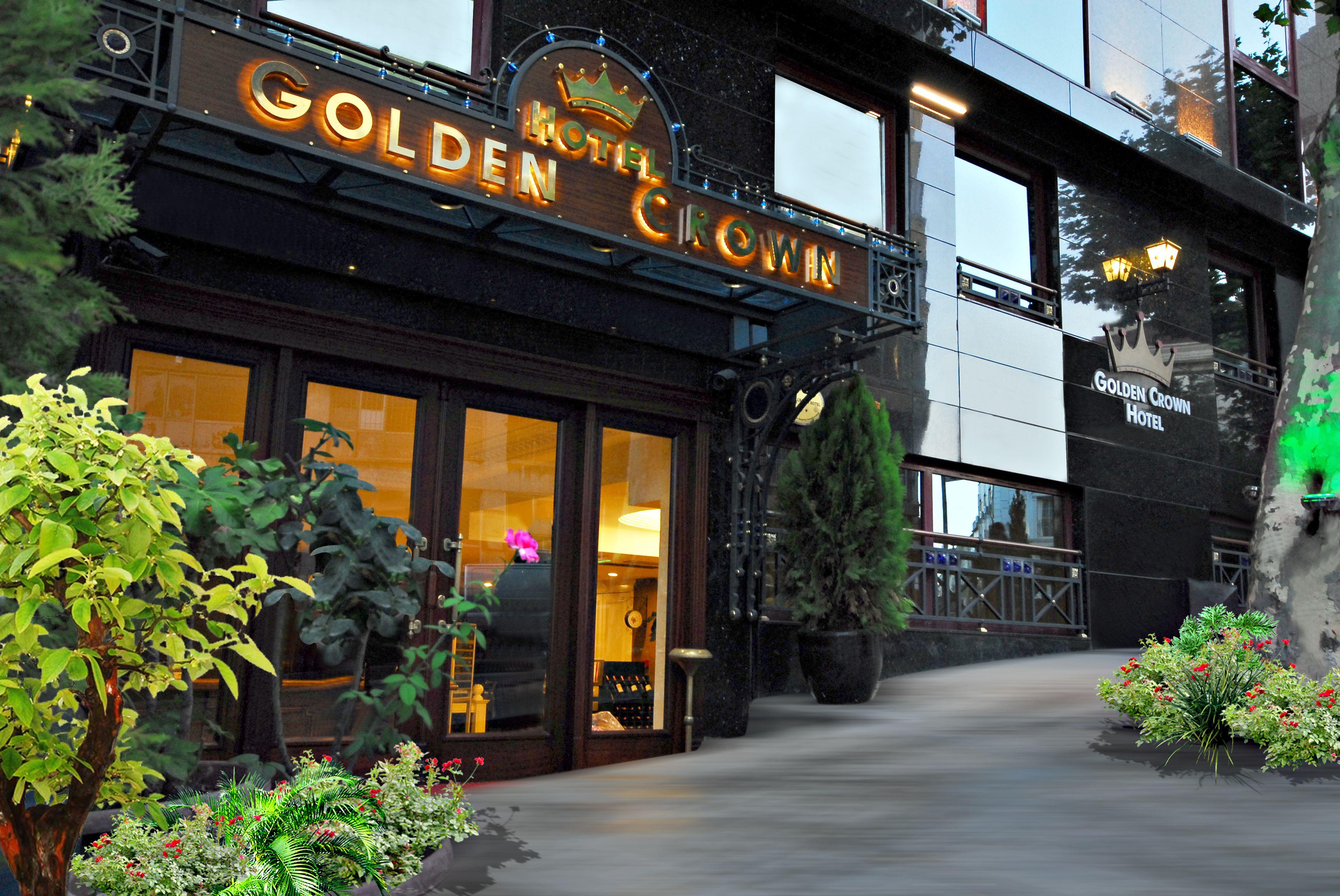 Golden Crown Hotel — Photos 1